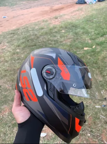 Capacete LS2 tank