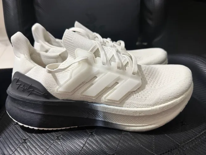 Tênis Adidas Ultraboost 5 Y-3 - tamanho 40