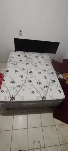 Cama de casal semi nova disponível, 4 meses se uso, cama muito boa