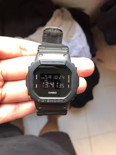 Relógio Casio G-shock DW 5600BBN