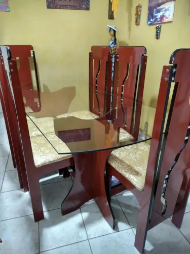 Conjunto de Sala de Jantar Completo + Buffet com Espelho | R$ 1.000
