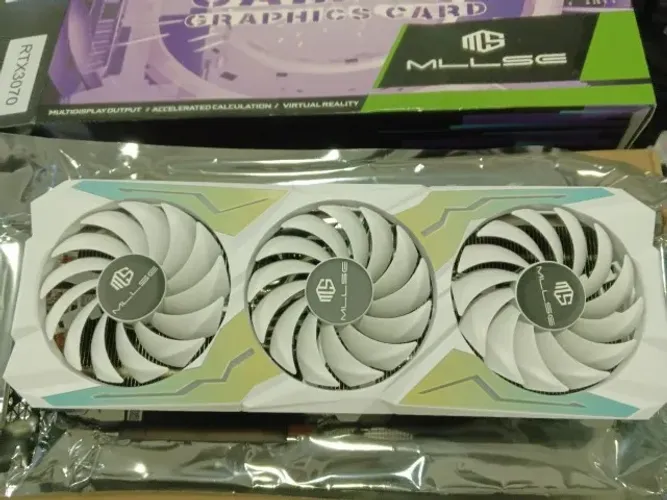 MUITO NOVA PLACA DE VÍDEO RTX 3070 WHITE TRIPLE FAN RGB DIFERENCIADA