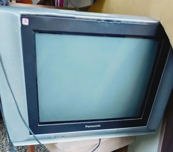 Tv de tubo boa.