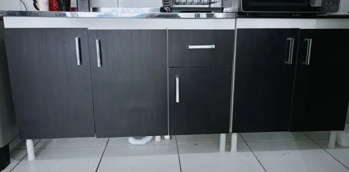 Balcões em MDF Preto