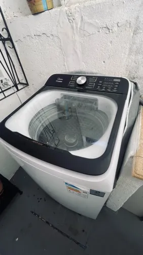Vendo máquina de lavar Midea 15kg 7 meses de uso.