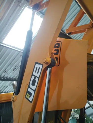 RETROESCAVADEIRA JCB 2016 - TODA REVISADA E PRONTA PARA O TRABALHO!