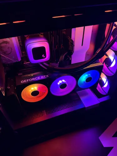 RTX 5070ti Galax EX 1 click OC - 2 anos e meio de garantia 
