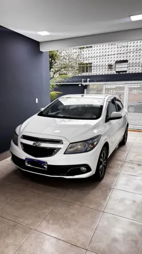 Chevrolet Onix Hatch LTZ 1.4 8V Flex Power Aut. 4P 2015