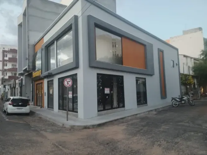 Sala comercial para locação com 200m2 no Centro de Guanambi-BA