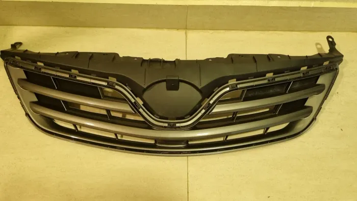 Grade frontal parachoque Toyota Corolla