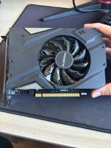 Gigabyte GeForce GTX 1650 D6 OC 4GB GDDR6 - Excelente Estado