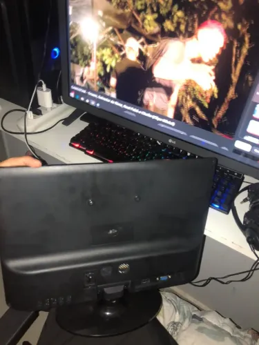 Monitor mais teclado e mouse