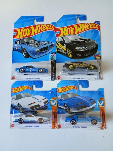 Lote de 4 carrinhos miniaturas hotwells
