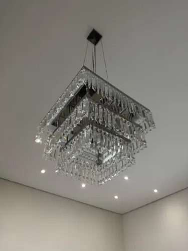Lustre grande quadrado com cristais