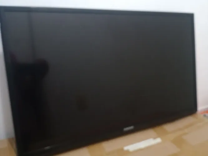Tv Samsung 32" com defeito ( para retirada de peças)