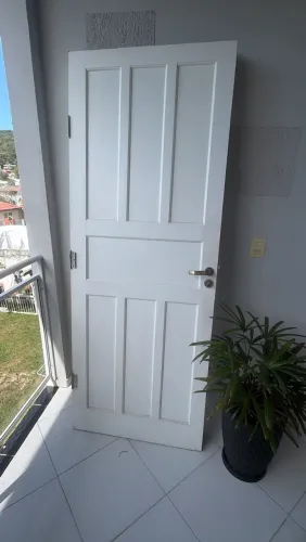 Porta Maciça 2.10 X 0.80