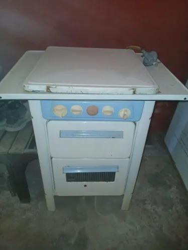 Vendo relíquia (fogão antigo)