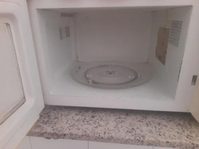 Vendo Excelente Forno Micro- ondas zmarca Eletrolux , Excelente estado  Quer Ver Compra 