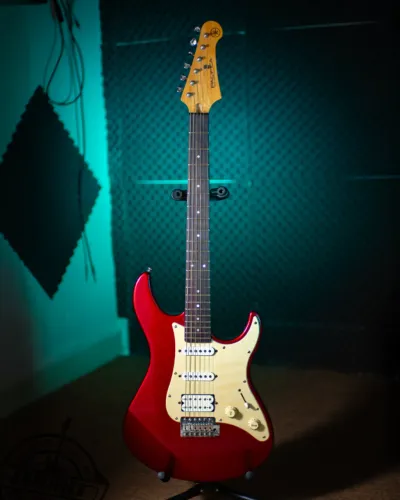 Guitarra Elétrica Yamaha Pacifica 012 Stratocaster