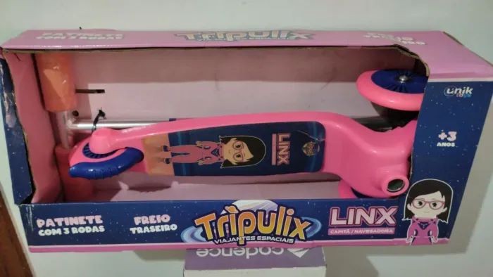 Patinete com 3 rodas, novo.
