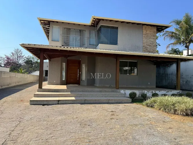 Belíssima Casa para Locação R$12.000,00 no Condomínio Jardins Da Lagoa