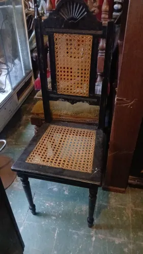 Cadeira em madeira