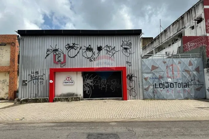 Galpão Comercial no Centro de Fortaleza - Aluguel! 550m² construídos e 1.100m² de terreno