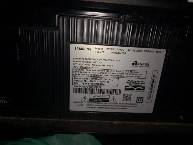 Smart tv Samsung 58 polegada para retirar peça ou arrumar tela está funcionando ainda 