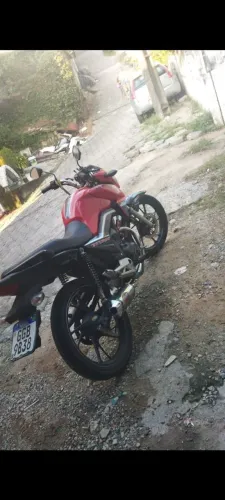 Vendo ou troco por maior e assumo financiamento tudo em dia só transferir