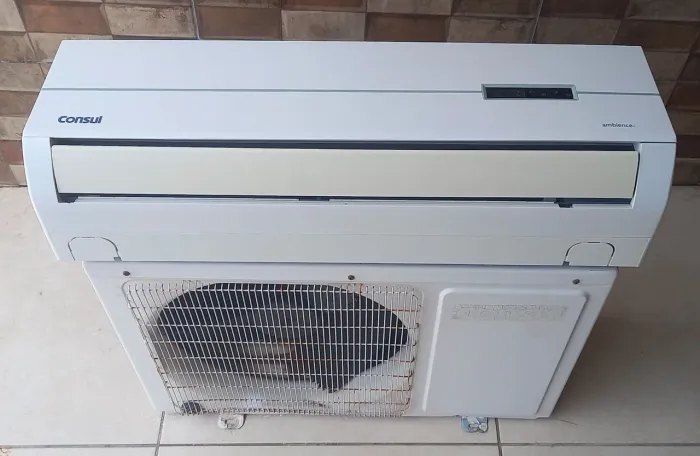 Vend Ar Condicionado 9000btus Quente e Frio com instalação Pronta por 1.500,00 