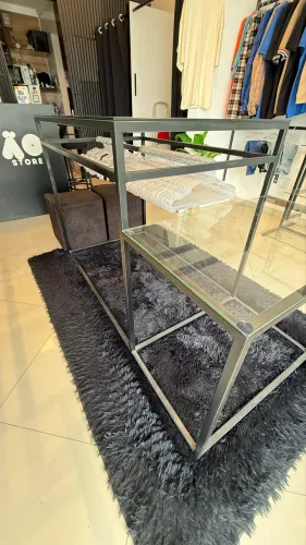 Mesa de metalon