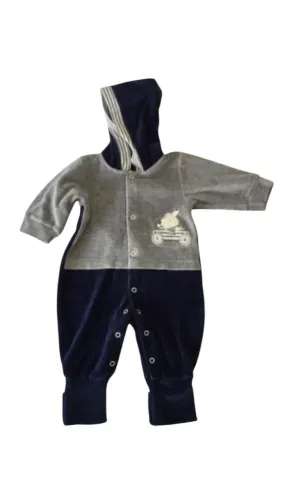 Macacão Bebê Plush com capuz TAM P  1-3 Meses Menino