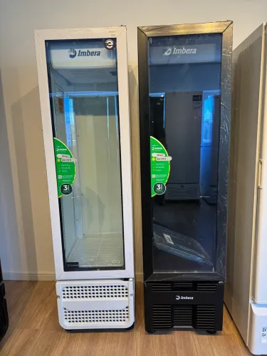 Expositor de bebidas 244L temperatura 0 a 7 graus 