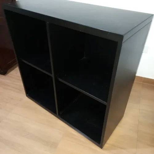 VENDO. Estante de metal. R$ 250,00. 