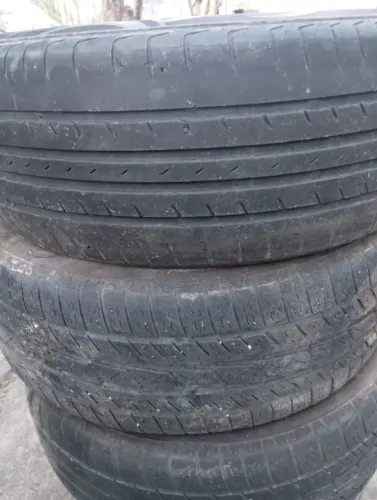 Pneus 225/55