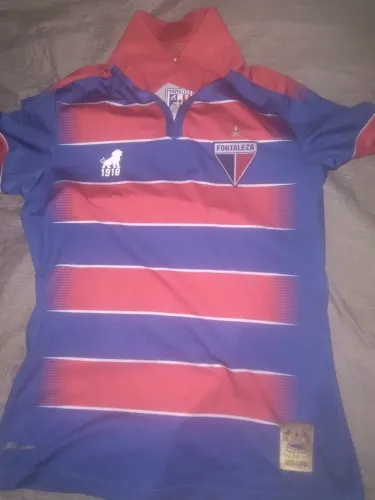 Camisa do Fortaleza original feminina tamanho m (80 reais)