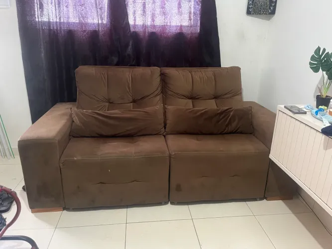 Sofá três lugares + poltronas