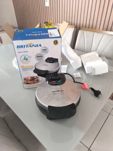 máquina de waffle Britânia Golden Waffle