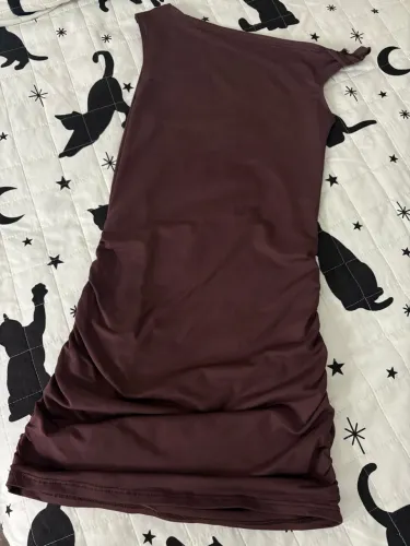vestido marrom