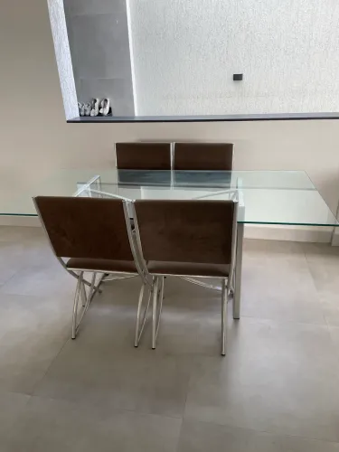 Mesa vidro e inox , acompanha  6 cadeiras 