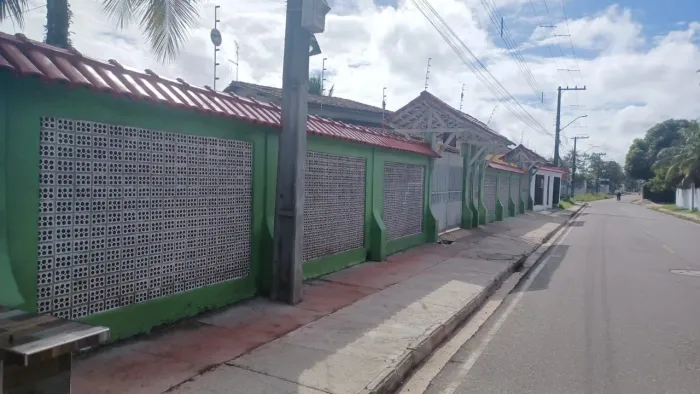 Aluga casa em mosqueiro a 300 m da avenida 16 de Novembro, entre Camilo Salgado e a 16.