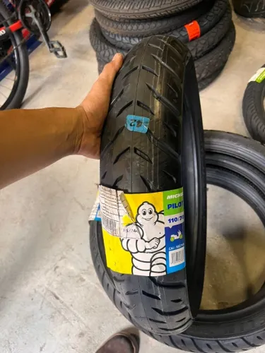 PNEU 110/70 R17 MICHELIN