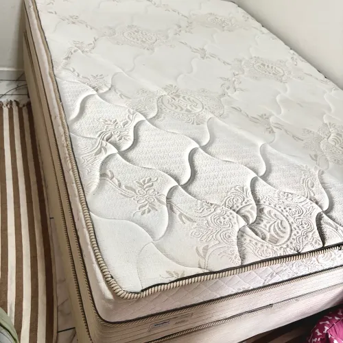 Cama Box Casal Umaflex Milão + Colchão de Molas Ensacadas Euro Pillow