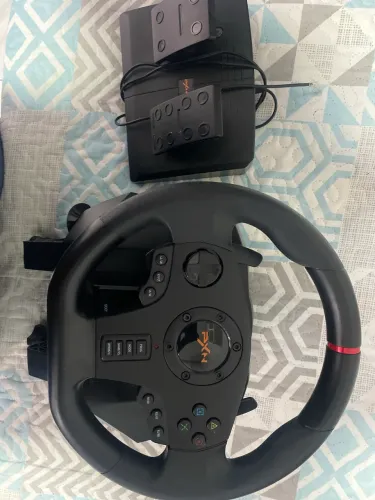 Volante Gamer PXN V900 com pedais.