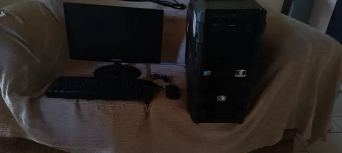 Computador de Mesa Completo Intel - Ótimo Estado