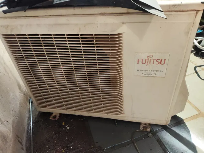 Condensadora Fujitsu 18 mil BTUs quente e fria