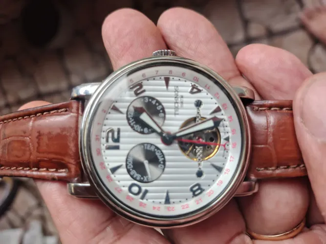 Vendo relógio technos