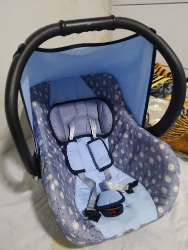 Bebê conforto seminovo novo, usado pouquíssimas vezes, interrado chama no privado.