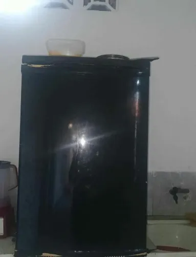 Vende-se um Frigobar