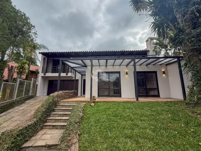casa resdidencial e condominio fechado com 2 dormitórios no bairro Ipanema- Porto Alegre-